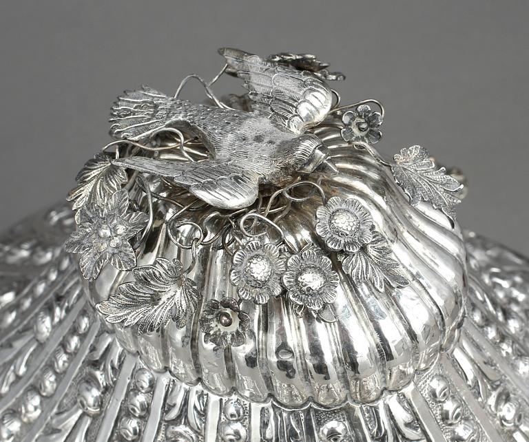 TERRIN, silver, Osmanska riket, omkring år 1900. Vikt ca 809 gram.