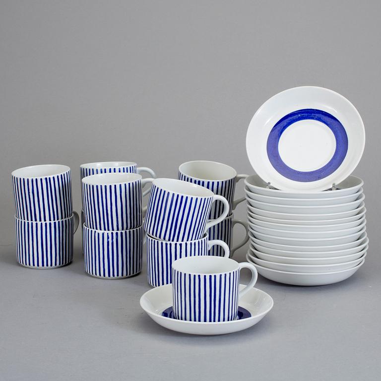 KAFFEKOPPAR MED FAT, 11 st. "Kadett", Hertha Bengtsson, Rörstrand. Formgiven 1954.