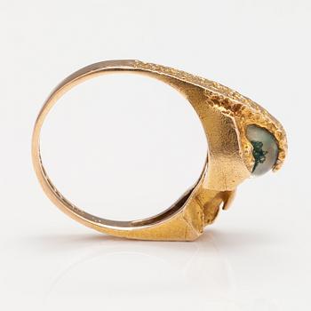 Björn Weckström, Ring "Gömd agat", 14K guld, mossagat. Lapponia 1972.