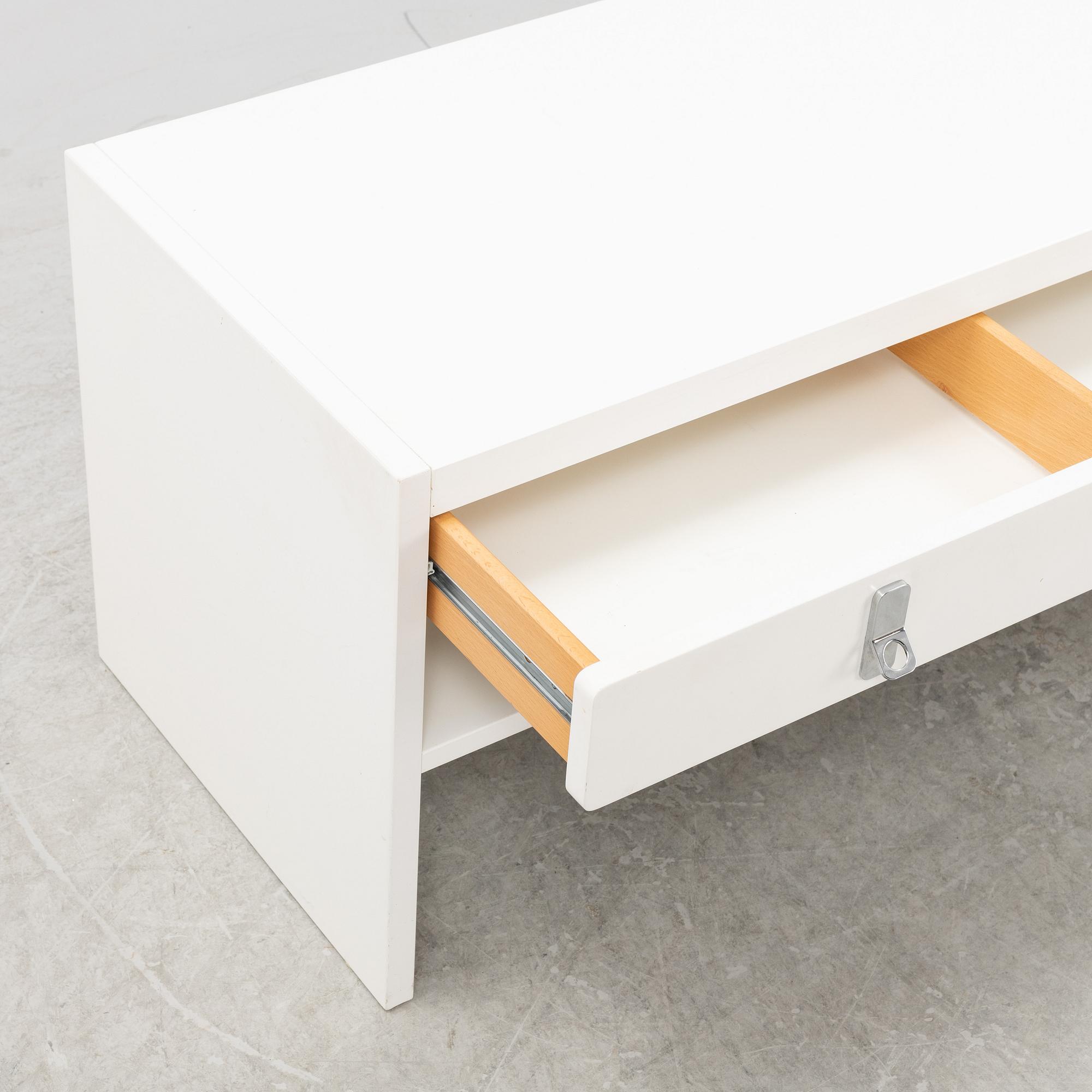 A pair 'Avanti' bedside tables by Antonio Gioia, 1980's.