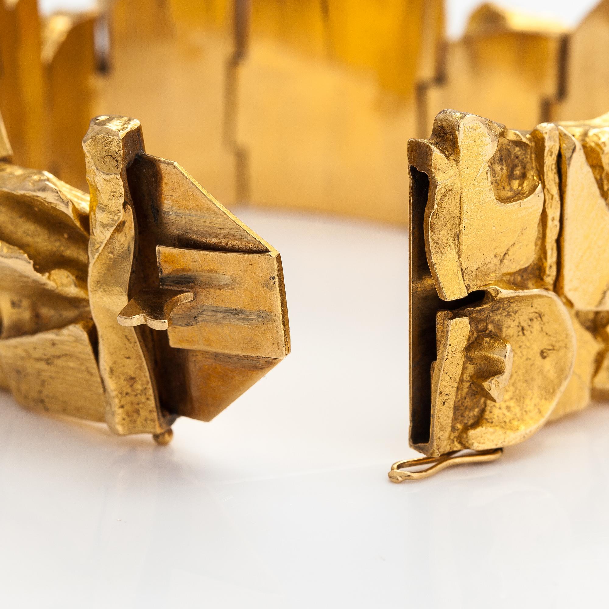 Björn Weckström, An 18K gold bracelet "Technotitlan". Lapponia 1969.