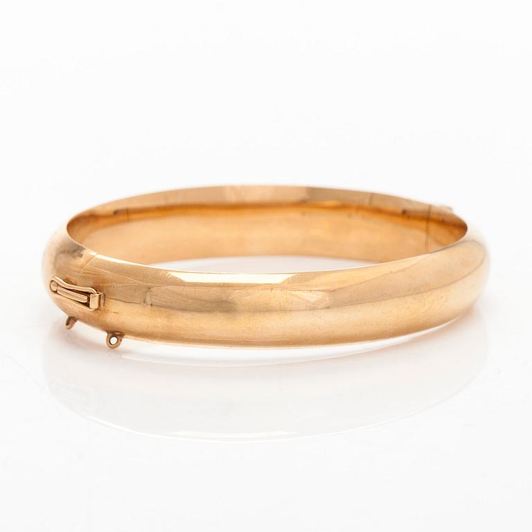 A 14K gold bangle, Westerback, Helsinki 1955.
