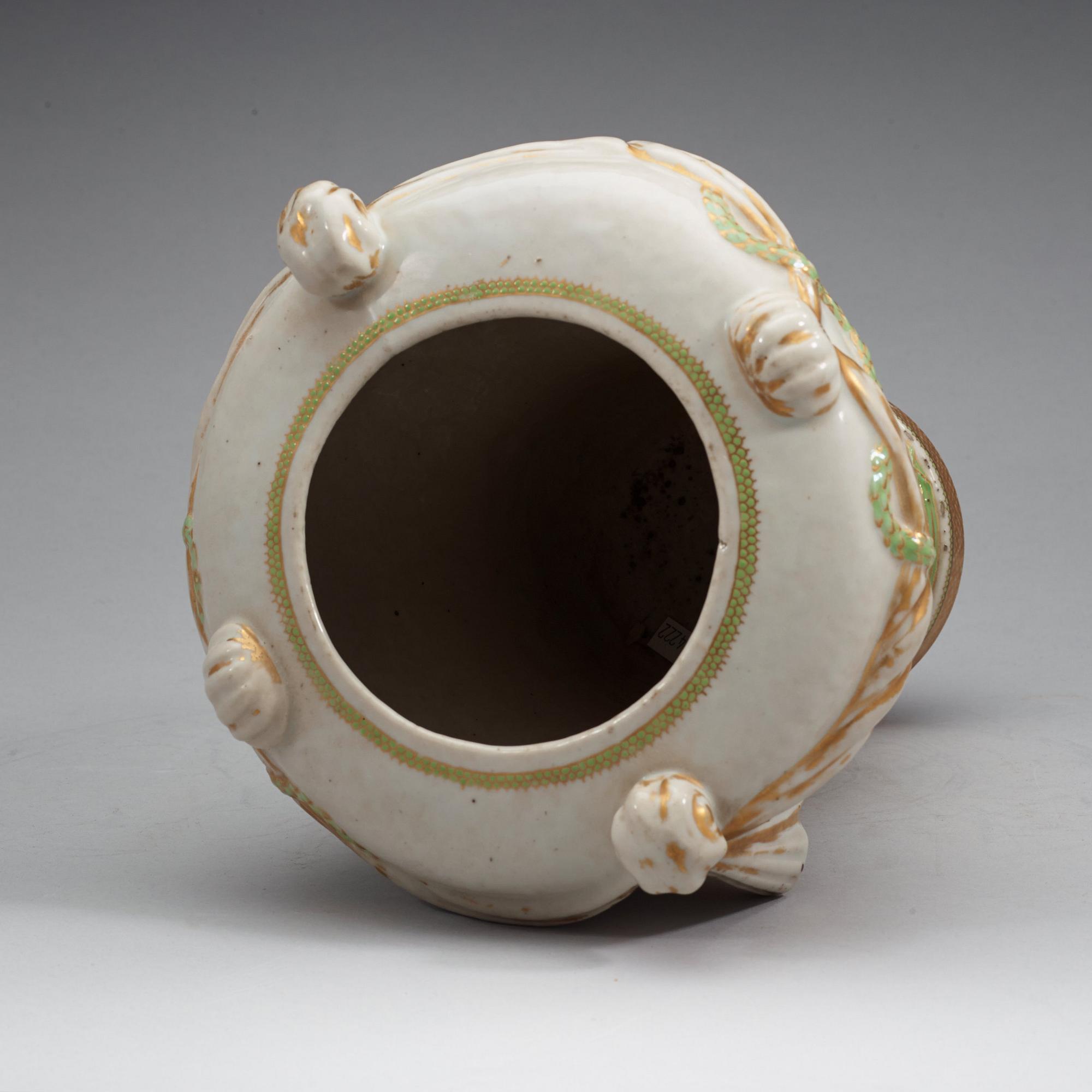 A enamelled vase, Qing dynasty, Jiaqing (1796-1820).