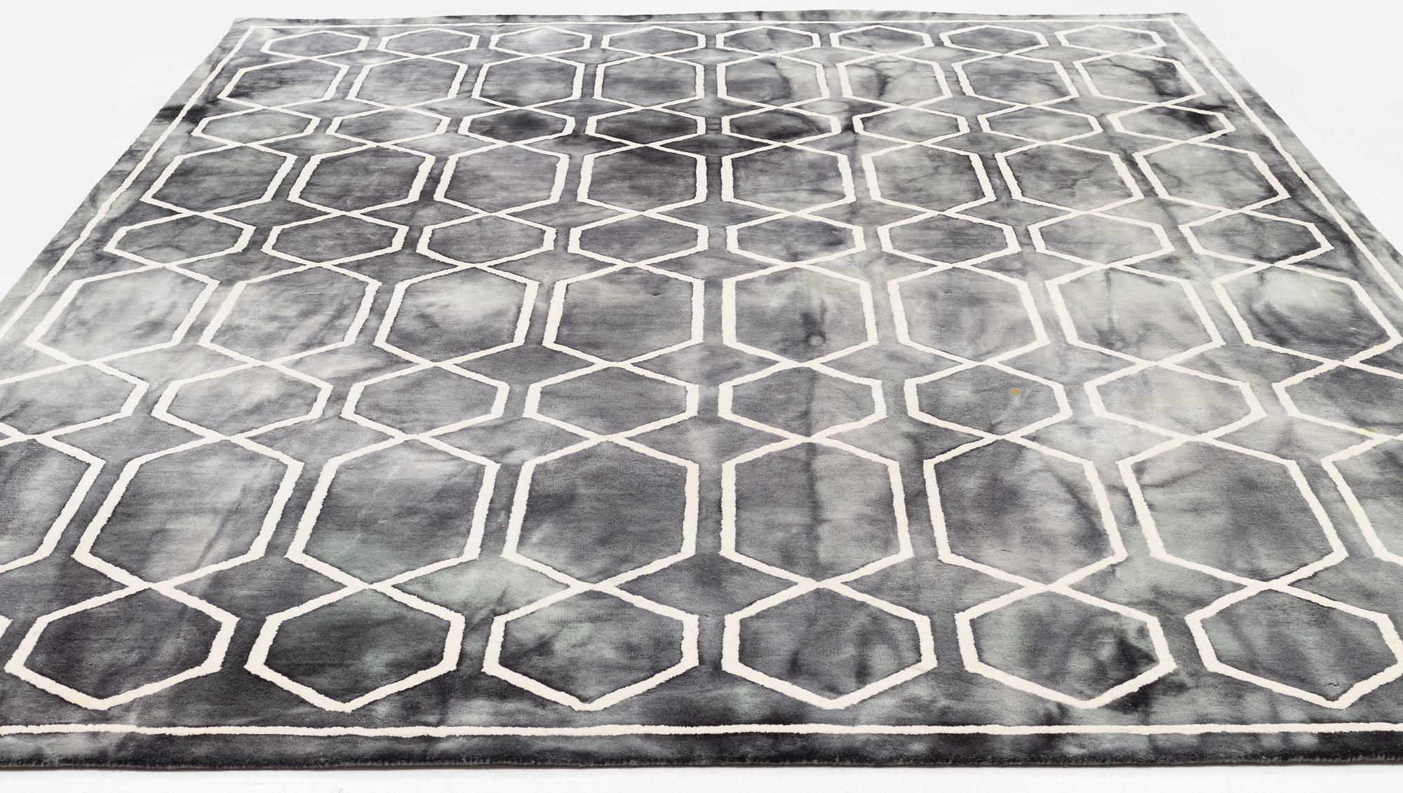 Matta, "Tie Dye Graphite Ink Rug", Dusty Deco, ca 395 x 290 cm.