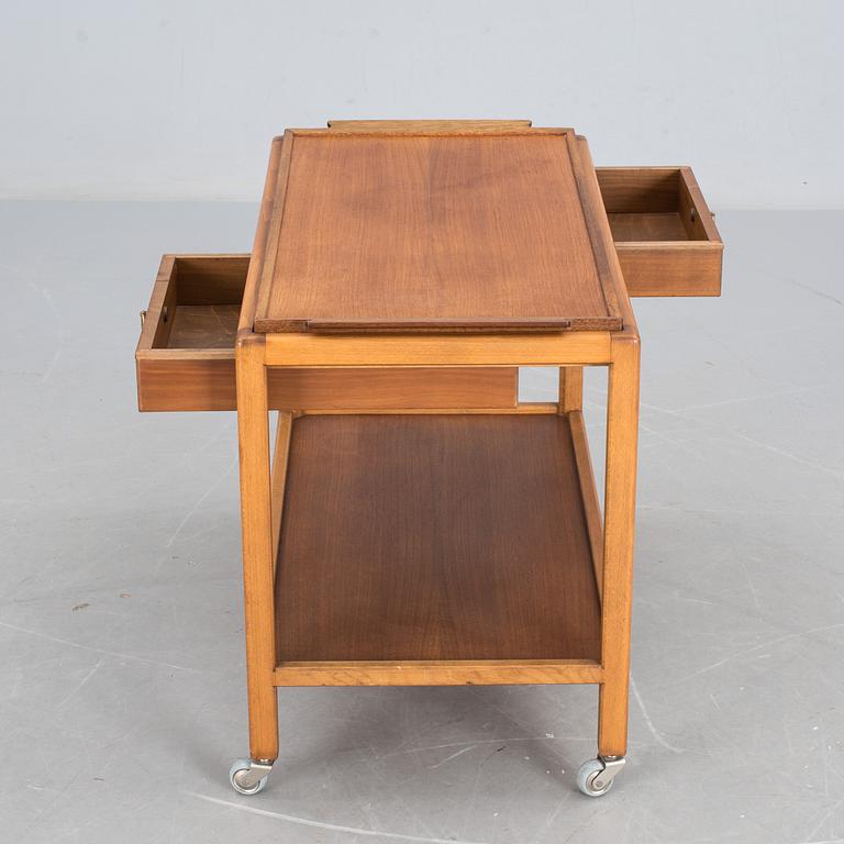 SERVERINGSBORD, 1900-talets andra hälft.