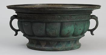 FYRFAT/YTTERFODER, brons. Sen Qing dynasti (1644-1912).