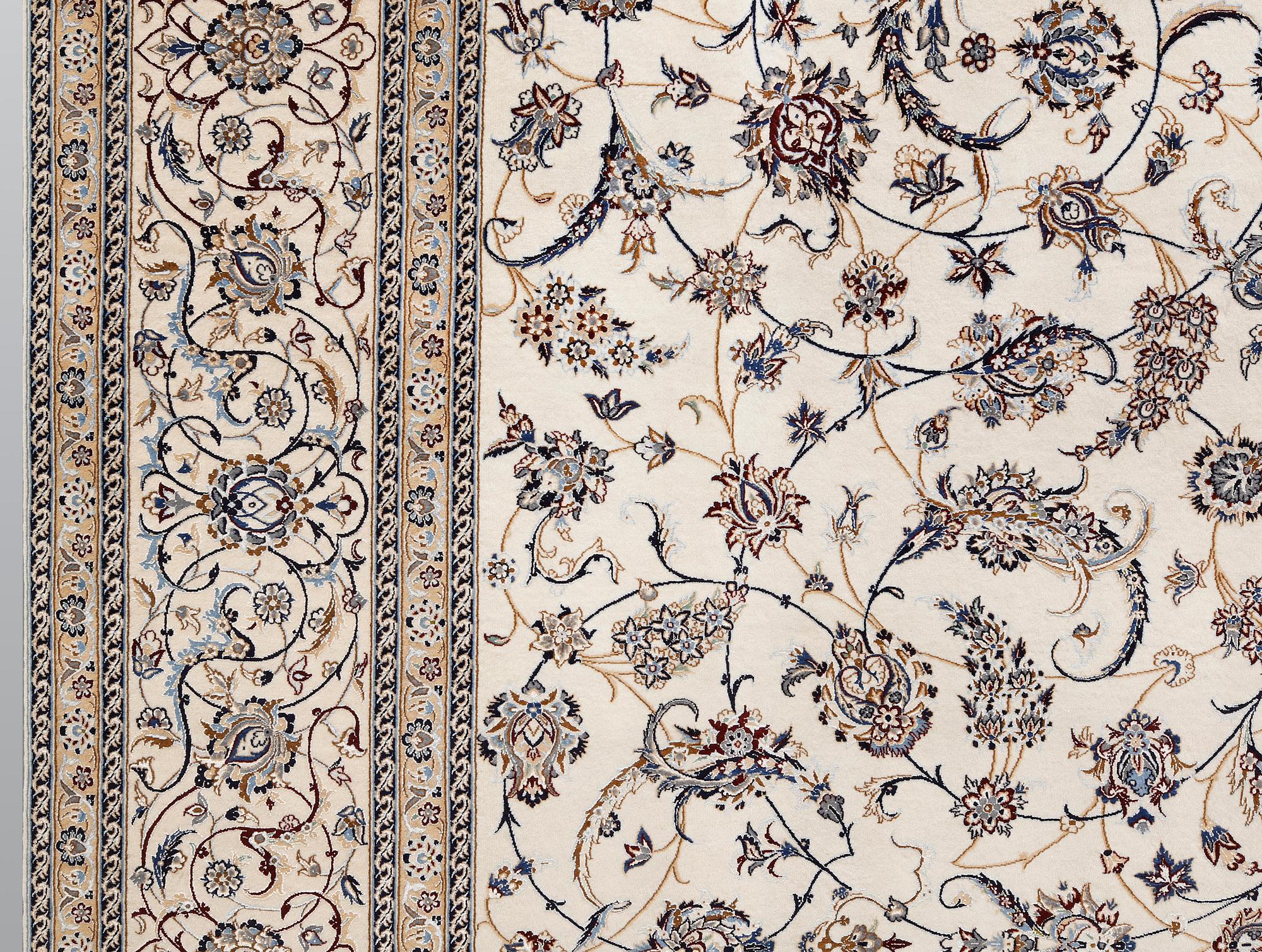 A part silk Nain carpet, so-called 6LAA, approx. 400 x 304 cm.