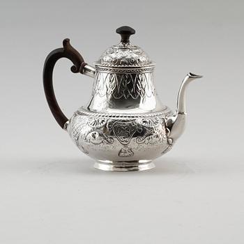 TEKANNA, silver, 1800-talets första del. Vikt ca 274 g.