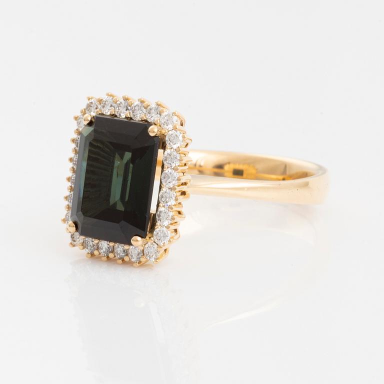 Ring, cocktail ring with tourmaline and brilliant-cut diamonds.