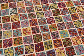 A Kilim carpet, approx. 331 x 208 cm.