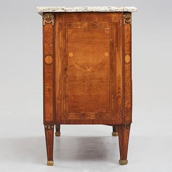 A Gustvian late 18th century commode attributed to Anders Lundelius.