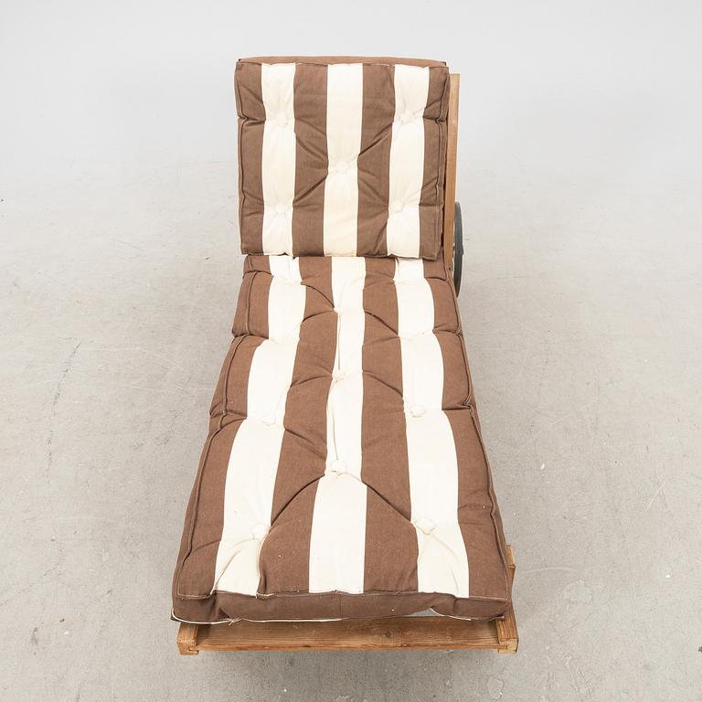 Elsa Stackelberg, a pine sunbed, Fri Form, second half of the 20th Century.