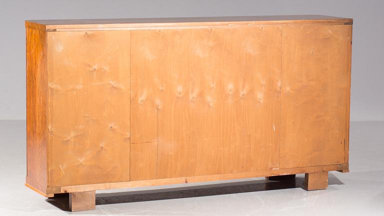 SIDEBOARD, 1900-talets mitt.