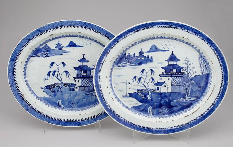STEKFAT, ett par, kompaniporslin. Qing dynastin, Qianlong (1736-95).