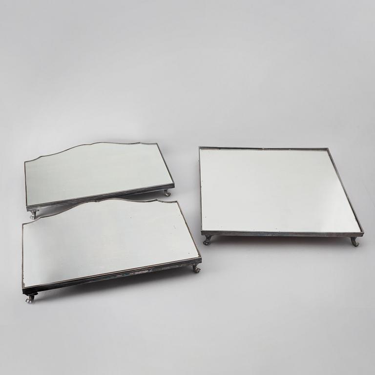 A 20th century silver plated mirror plateau.