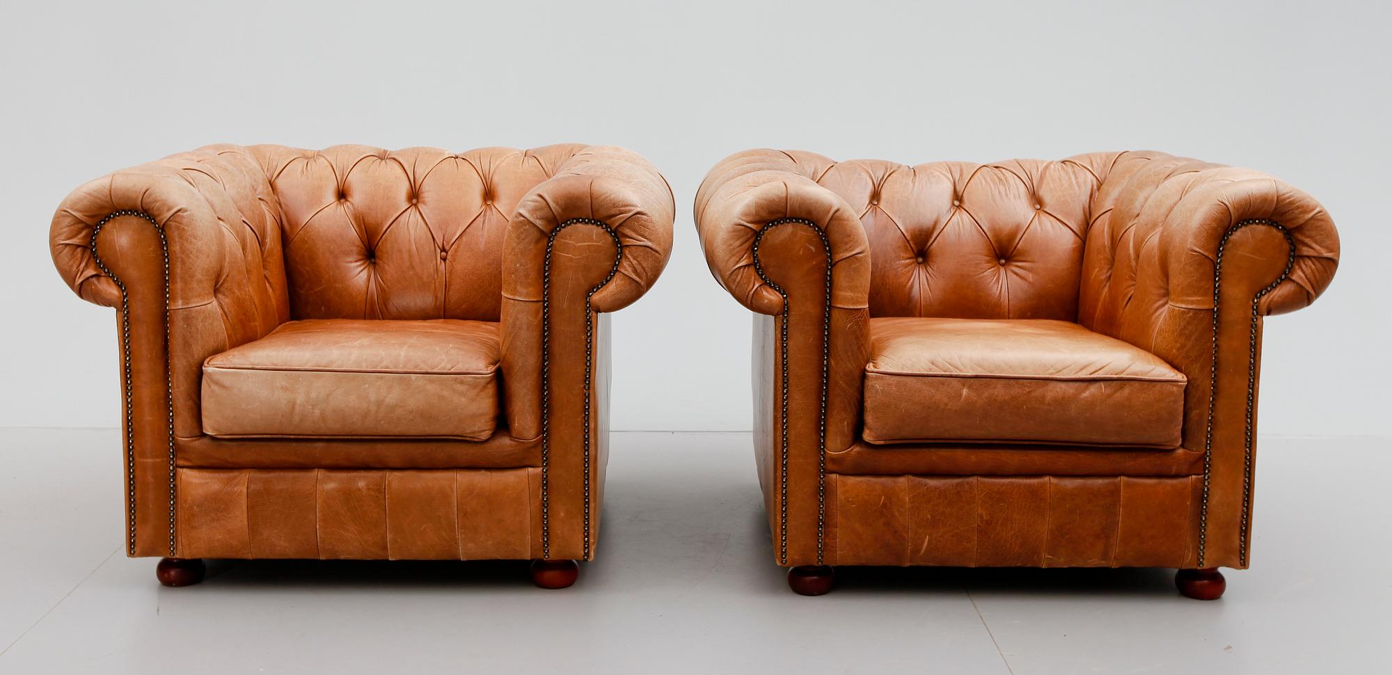 FÅTÖLJER, 1 par, Chesterfield, 1900-talets andra hälft.