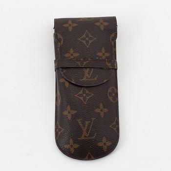 Louis Vuitton, sminkväska och glasögonfodral.