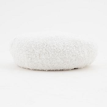 Chanel, a white cotton bouclé beret, size S.