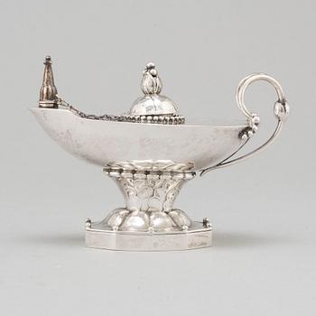 GEORG JENSEN, bordständare/ oljelampa, silver, Danmark, 1919-21, 830/1000 silver.