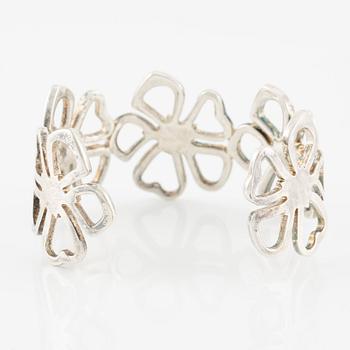 Tiffany & Co, Elsa Peretti, "Hibiscus" bangle, silver.