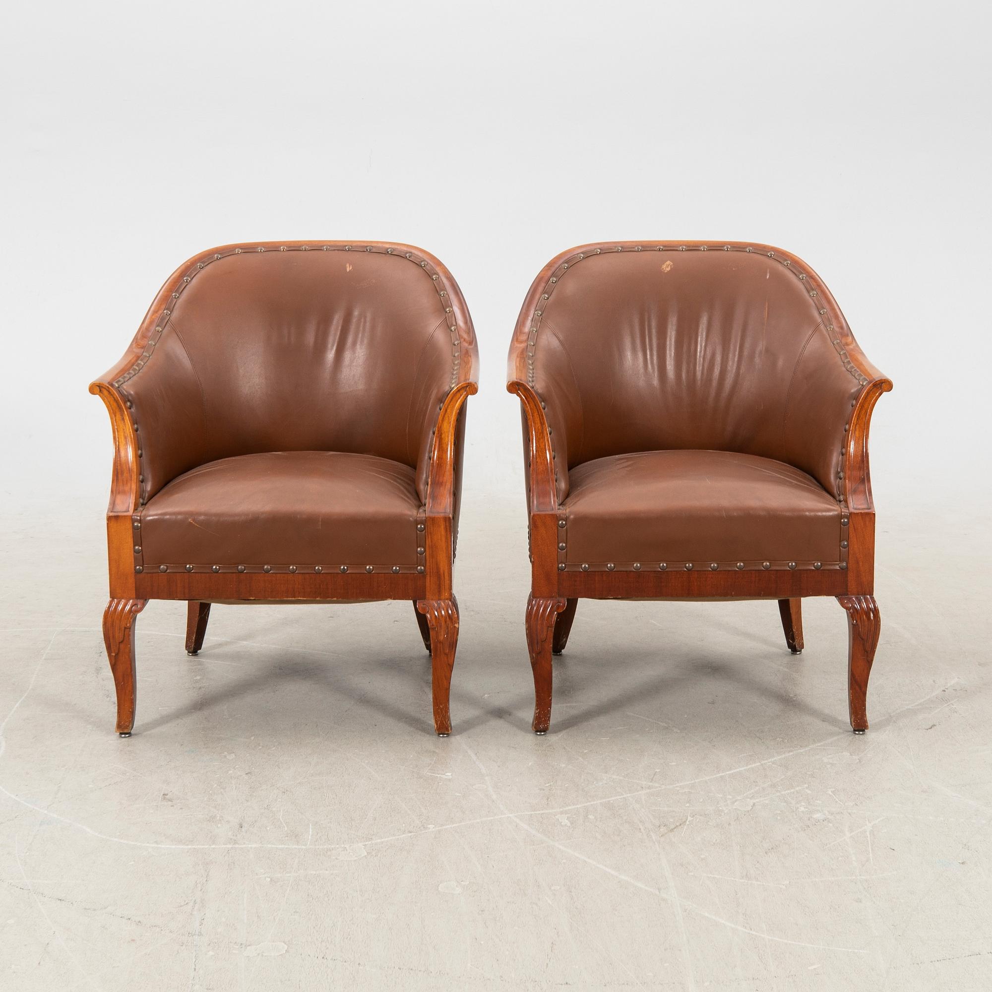 Club armchairs 1 pair early 20th century.