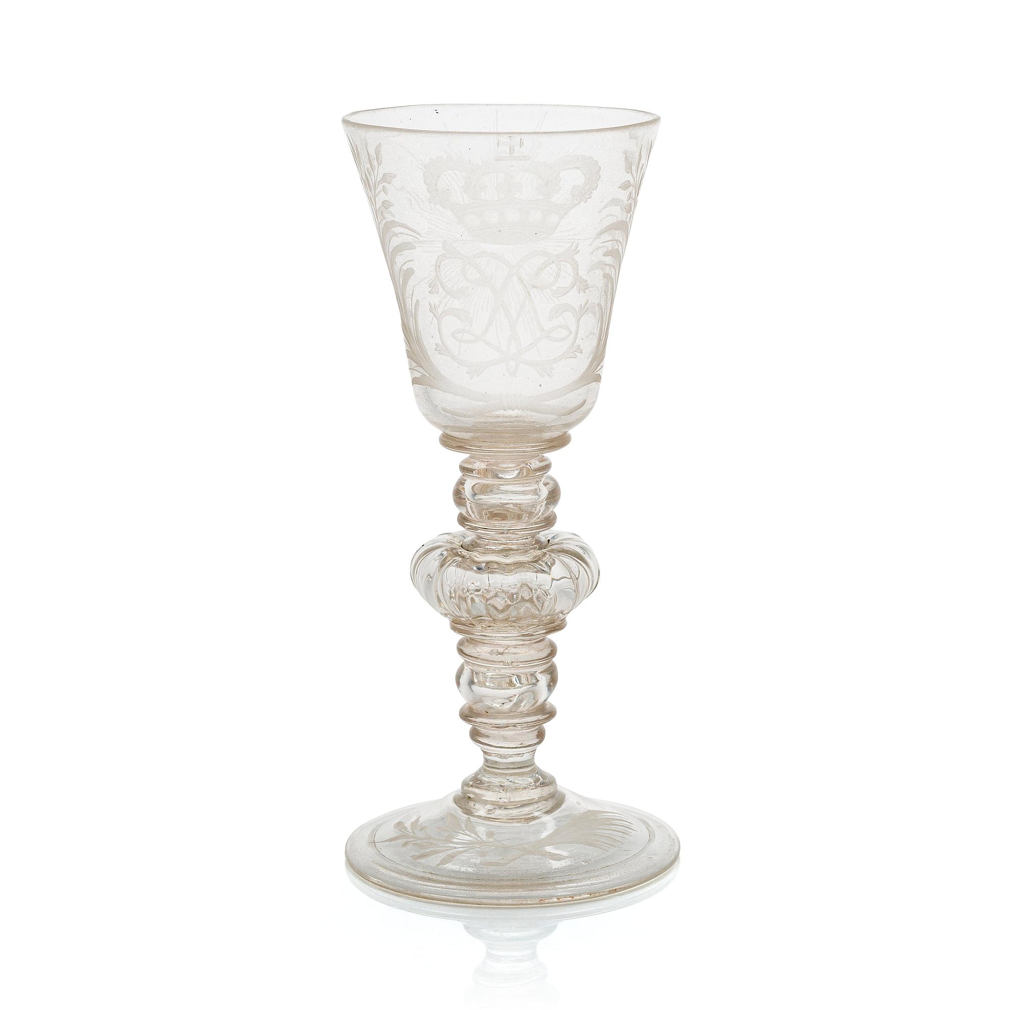Viinilasi, kuninkaallinen monogrammi, Kungsholms Glasbruk, 1700-luku, Ruotsi.