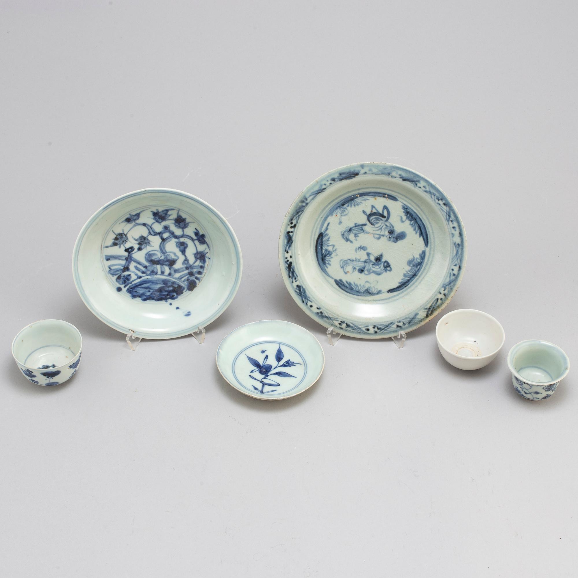 Three blue and white dishes, and three cups, Ming dynasty (1368-1644).