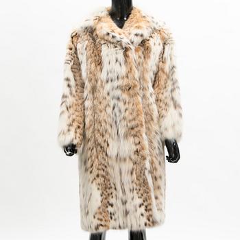 Lynx Fur Coat. Cites Certificate.