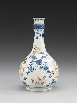 A famille rose bottle flask, Qing dynasty, Qianlong (1736-95).