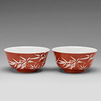 784. A pair of coral red bowls, Qing dynasty with Daoguang seal mark.