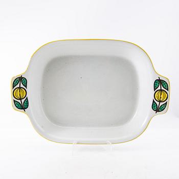 Stig Lindberg, service pieces, 17 pcs, stoneware, "LA", Gustavsberg, as well as baking dishes, 2 pcs, "Weekend", Gustavsberg, 1950s.