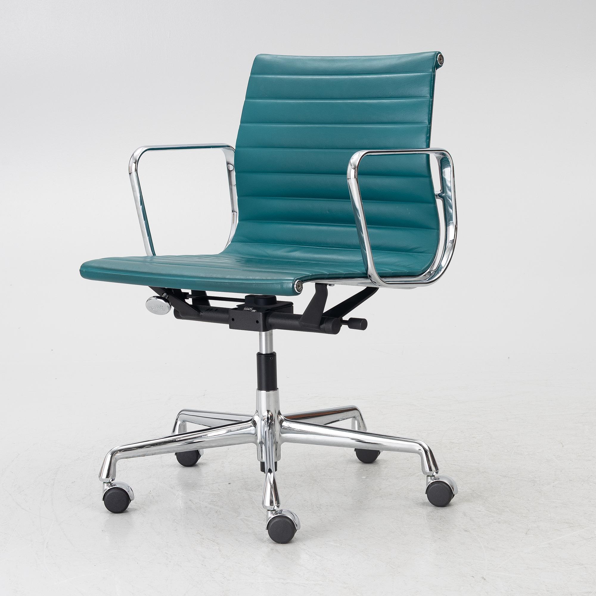 Charles & Ray Eames, skrivbordsstol, modell EA 117, Vitra,