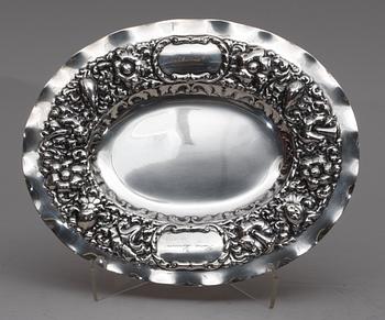 PRESENTERFAT, silver. CG Hallberg, Stockholm 1944.