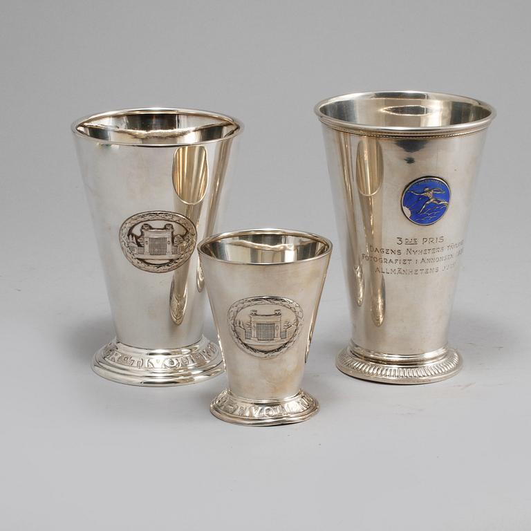 BÄGARE, 3 st, silver, 1900-tal. Vikt 560 gram.