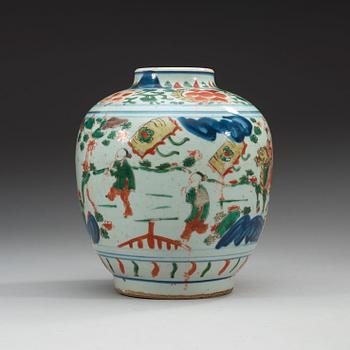 A Transitional wucai jar, 17th Century.