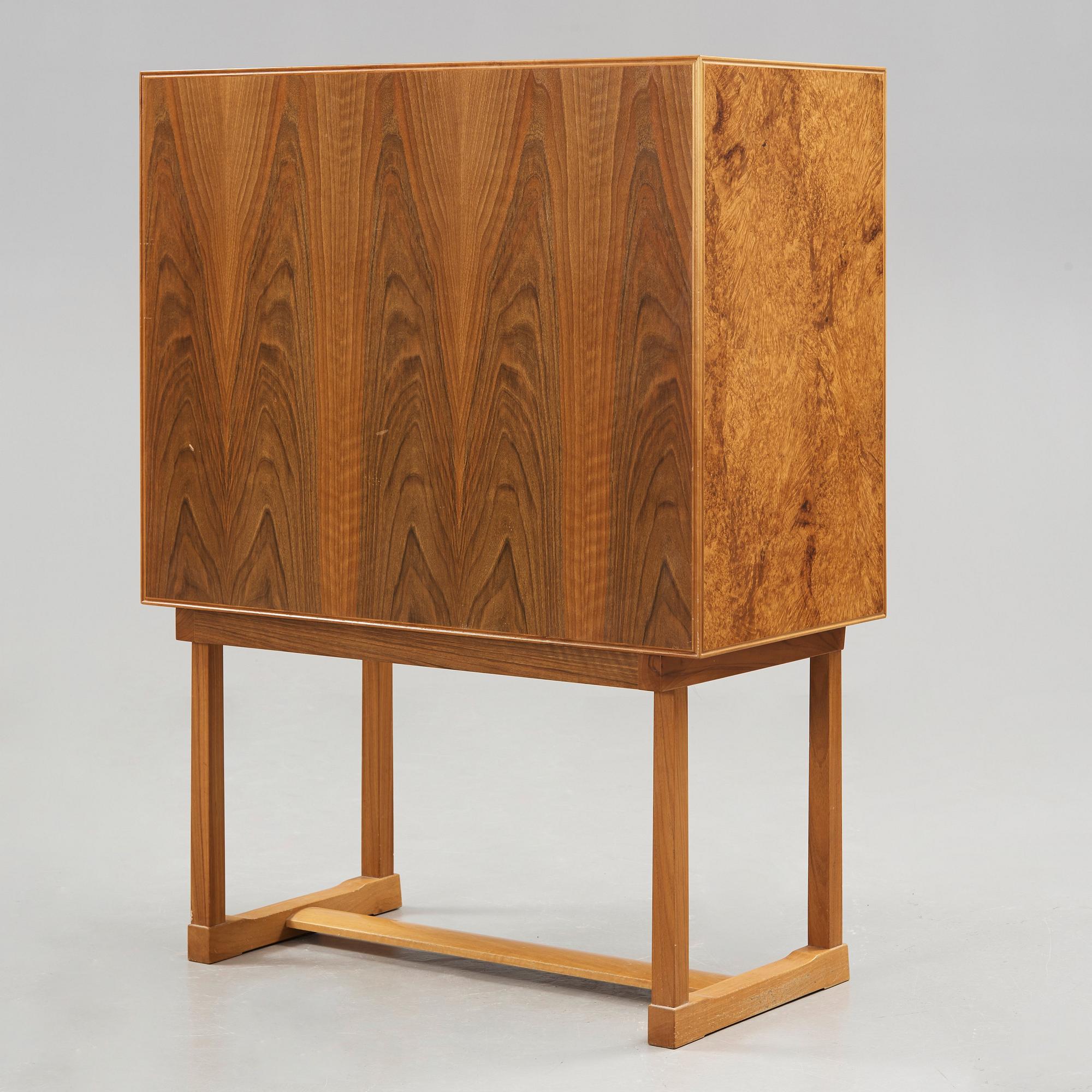 Josef Frank, "Nationalmuseiskåpet", Firma Svenskt Tenn, modell 881, sannolikt 1960-70-tal.