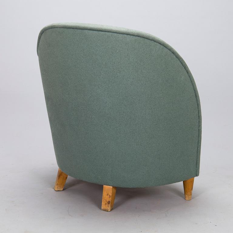 A 1950s armchairs.