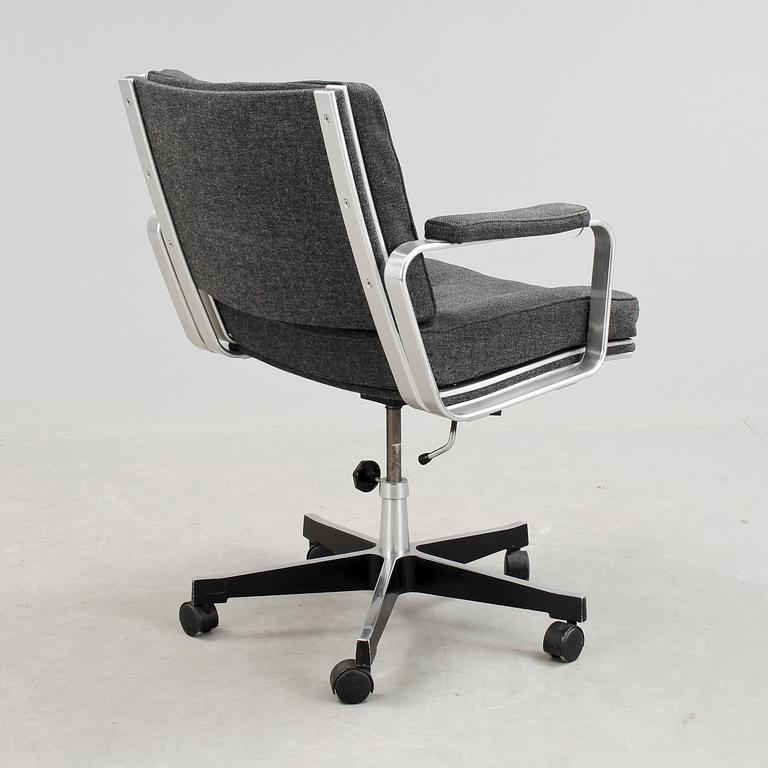 SKRIVBORDSSTOL, "Mondo", Karl Erik Ekselius, för JOC, Vetlanda, 1980-tal.