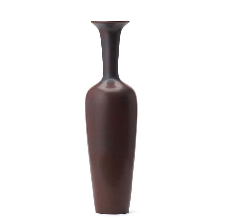 Gunnar Nylund, A Gunnar Nylund brown glazed stoneware vase, Rörstrand Sweden, 1950-60's.