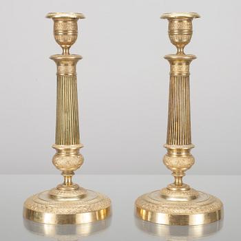 LJUSSTAKAR, ett par, mässing, empire, Frankrike 1800-talets första hälft.