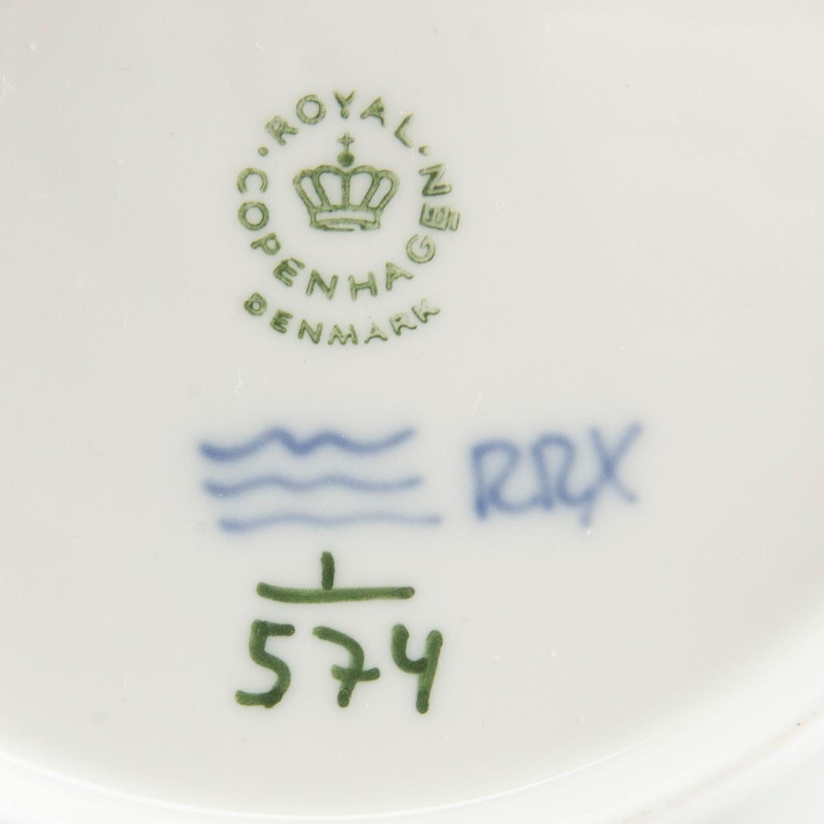 Servis 47 dlr Musselmalet halvblonde Royal Copenhagen Danmark 1900-talets andra hälft.
