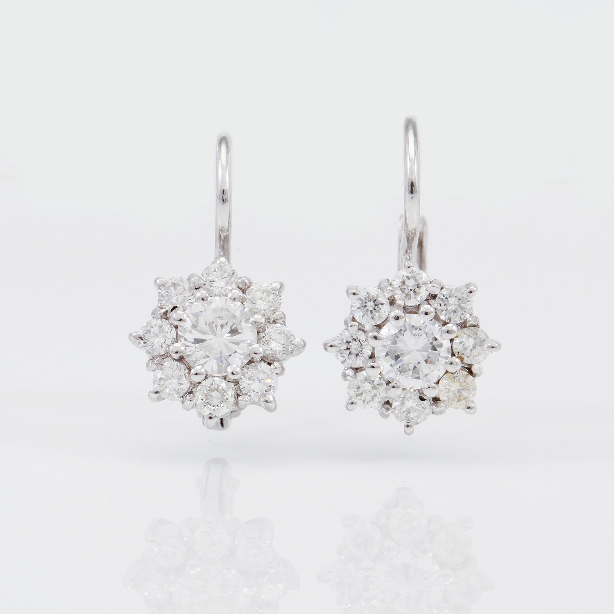 ÖRHÄNGEN, 1 par, briljantslipade diamanter totalt ca 0,84 ct.