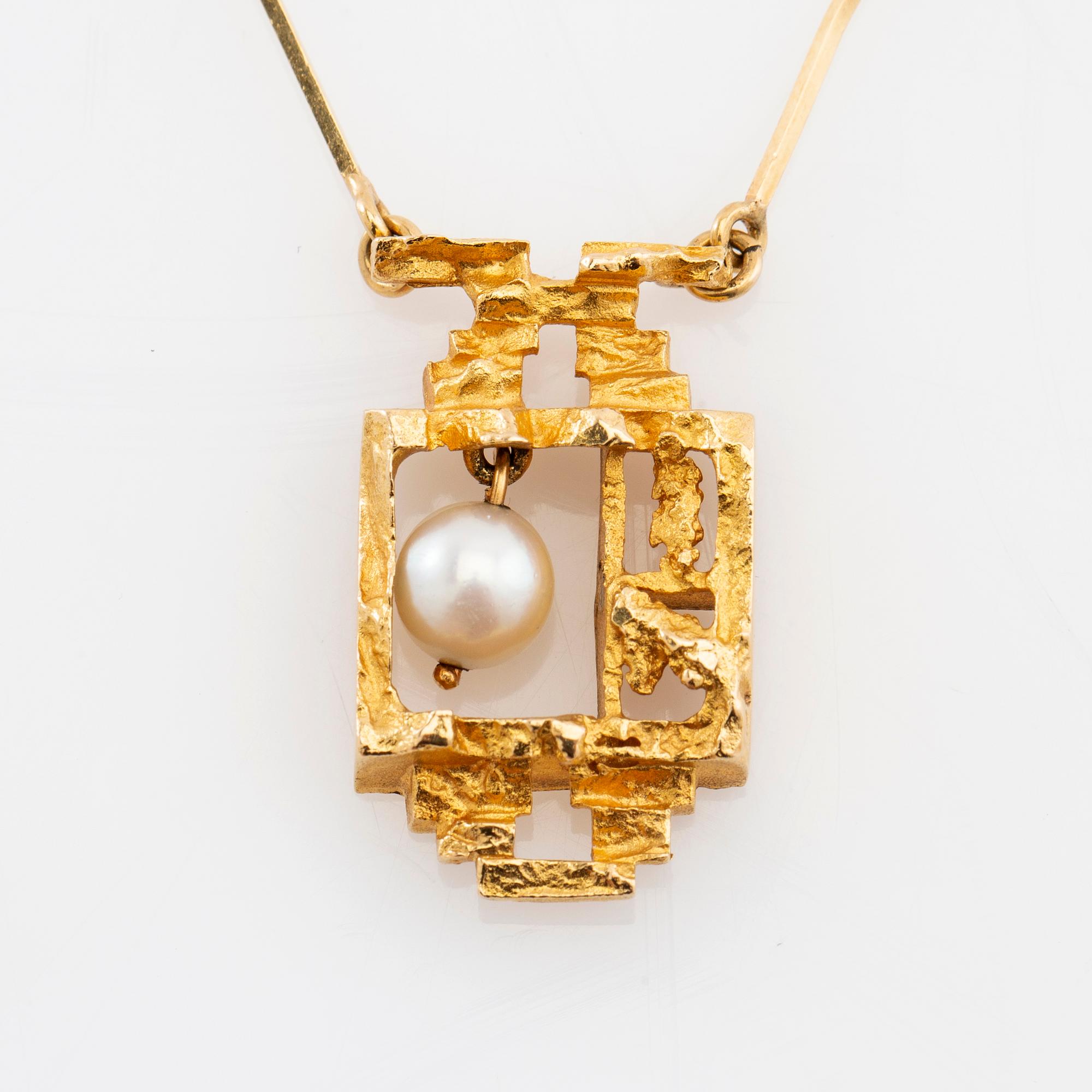 Björn Weckström, Halsband "Taikahelmi/Magisk pärla", 18K guld och odlad pärla, Lapponia.