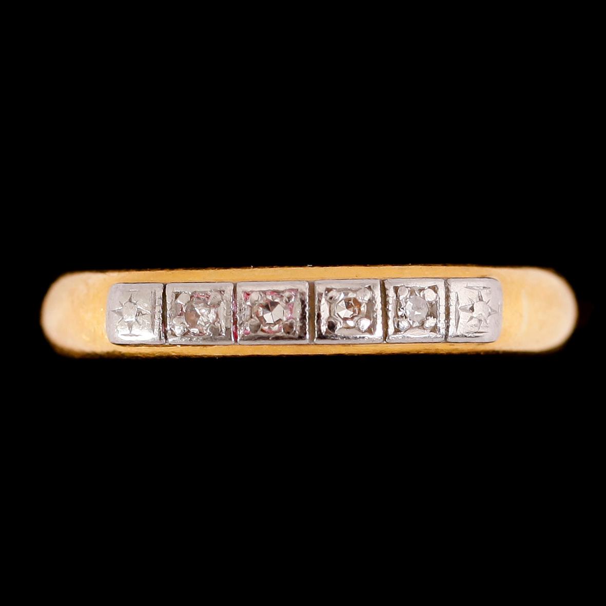 RINGAR, 2 st, 23 k guld, 1940-tal. Vikt ca 9 gram.