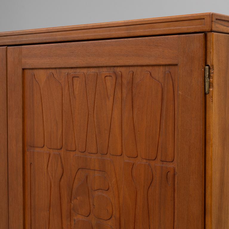 Yngve Ekström, Cabinet “Krus”, Westbergs möbler, Tranås.