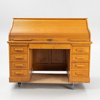 A Jugend roll-top desk, early 20th century.