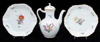 SERVISDELAR, 3 delar "Sachsisk blomst", Royal Copenhagen, 1900-talets mitt.
