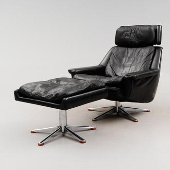 FÅTÖLJ SAMT FOTPALL, "Model 802", Werner Langenfeld, ESA Møbelværk, Danmark, 1900-talets andra hälft.