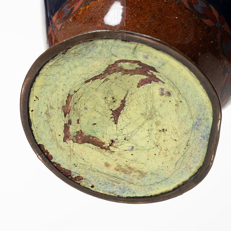Two similar cloisonné vases, Japan, Meiji (1868-1912).