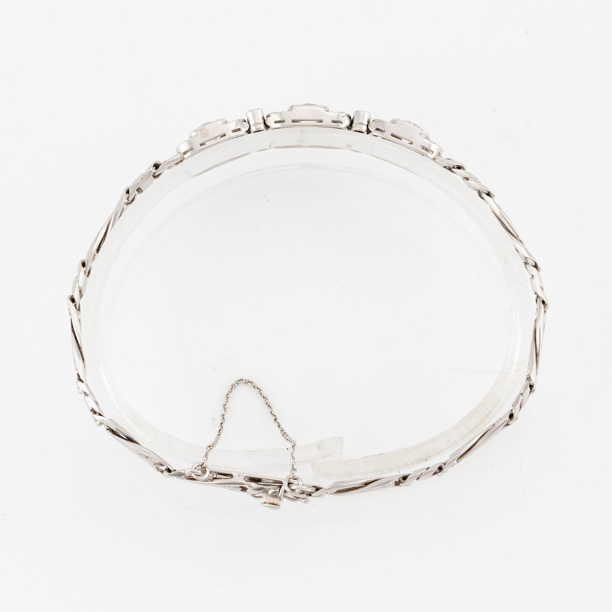 Armband 18K vitguld med gammal- och åttkantslipade diamanter.